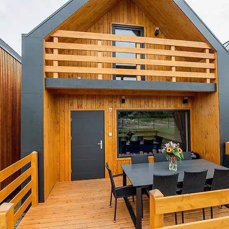 Ross-domki Vip House בית נופש